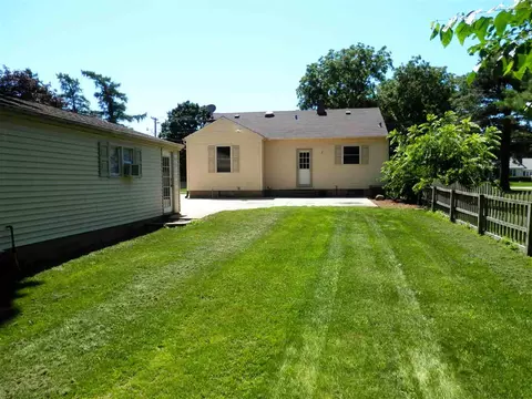 523 W 7th St, Pecatonica, IL 61063 photo 7