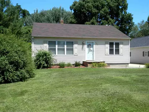 523 W 7th St, Pecatonica, IL 61063 photo 3