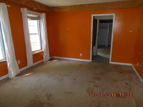 508 Elgin St, Cherry Valley, IL 61016 photo 3