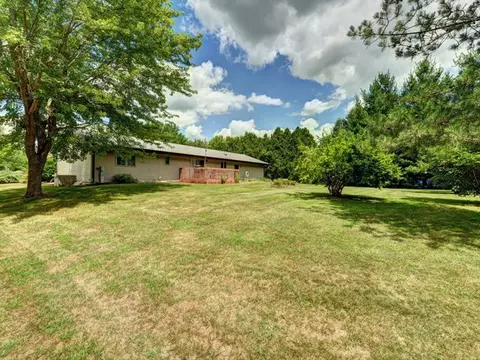 5845 Kelmor Dr, Roscoe, IL 61073 photo 13
