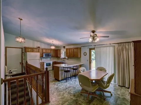 5845 Kelmor Dr, Roscoe, IL 61073 photo 7
