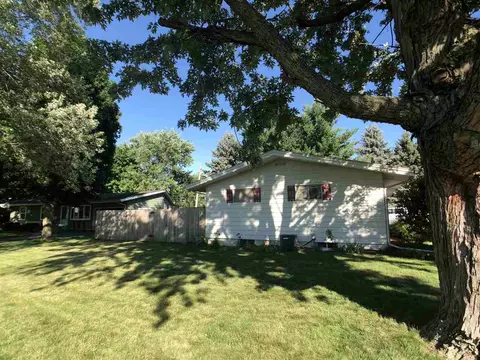 811 N Crestview Trl, Byron, IL 61010 photo 5