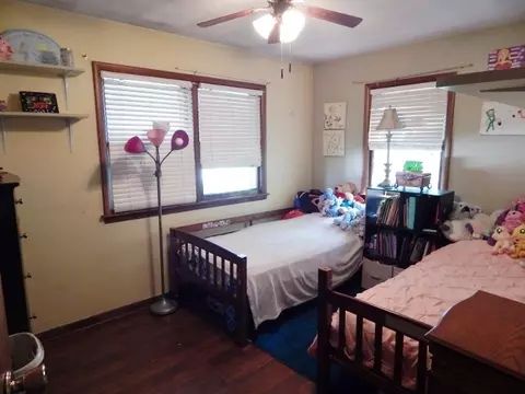 527 E 8th St, Belvidere, IL 61008 photo 8