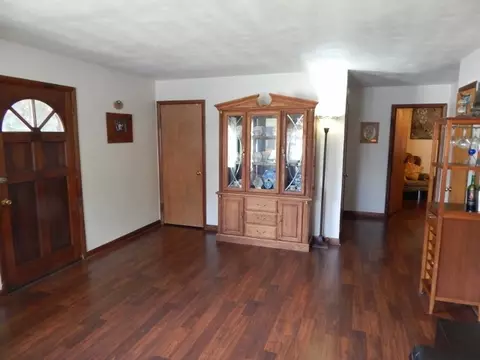 527 E 8th St, Belvidere, IL 61008 photo 6