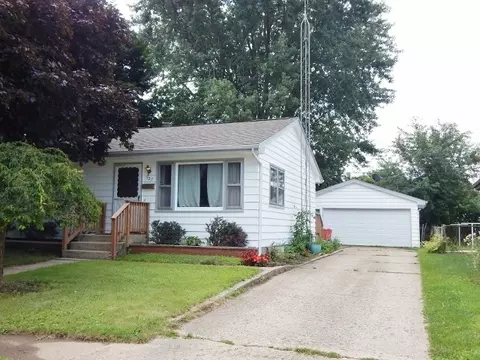 527 E 8th St, Belvidere, IL 61008 photo 1