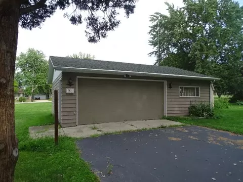 125 S 1st St, Capron, IL 61012 photo 9
