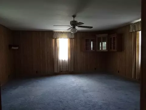 125 S 1st St, Capron, IL 61012 photo 4