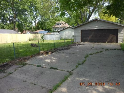 429 W 6th St, Pecatonica, IL 61063 photo 2