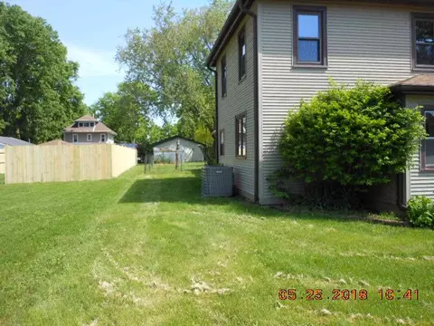 429 W 6th St, Pecatonica, IL 61063 photo 3
