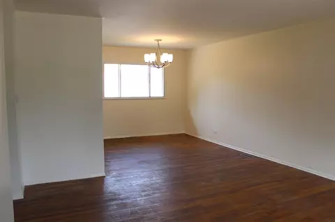 460 Norridge Ln, Hoffman Estates, IL 60169 photo 2