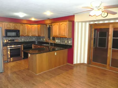 501 Don Dr, Pecatonica, IL 61063 photo 10