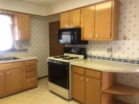 428 W 6th St, Pecatonica, IL 61063 photo 8