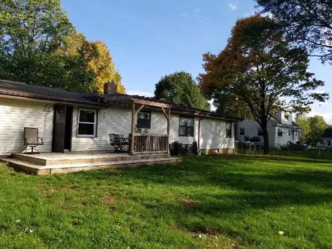 11062 2nd St, Roscoe, IL 61073 photo 2
