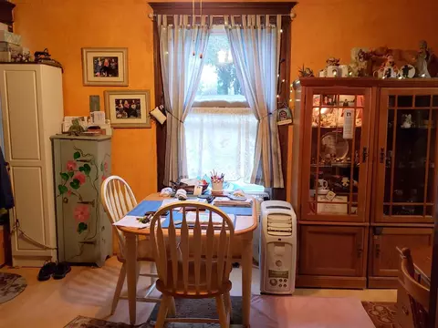301 W 4th St, Leaf River, IL 61047 photo 2