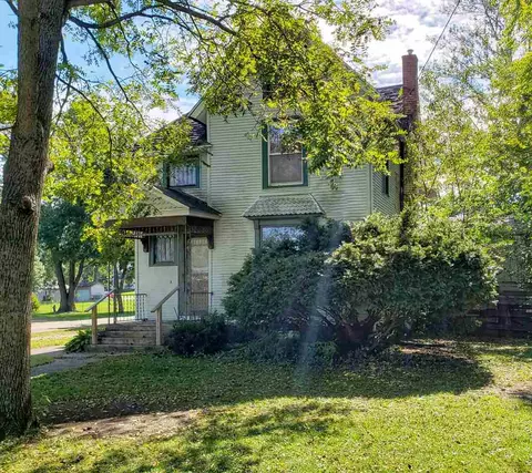 301 W 4th St, Leaf River, IL 61047 photo 1