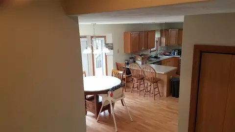 10933 Meadowsweet Ln, Roscoe, IL 61073 photo 3