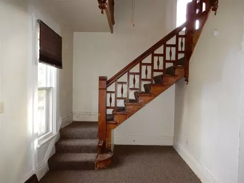 115 E 6th St, Belvidere, IL 61008 photo 3