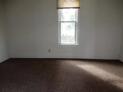 115 E 6th St, Belvidere, IL 61008 photo 6