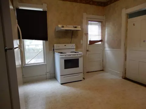 115 E 6th St, Belvidere, IL 61008 photo 8