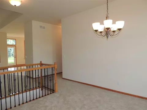 730 Biscayne Pl, Roscoe, IL 61073 photo 8