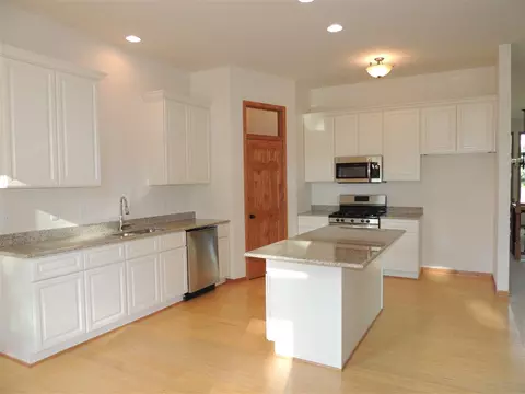 730 Biscayne Pl, Roscoe, IL 61073 photo 3