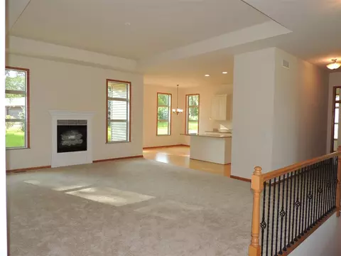 730 Biscayne Pl, Roscoe, IL 61073 photo 6