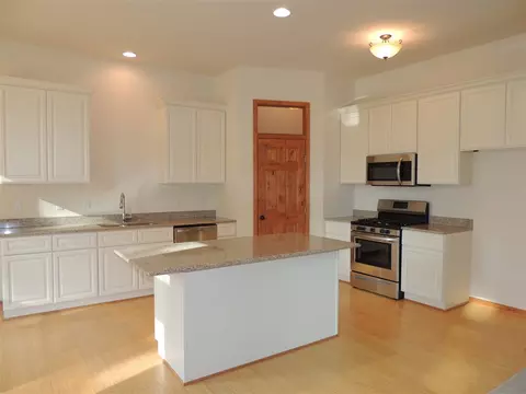730 Biscayne Pl, Roscoe, IL 61073 photo 2