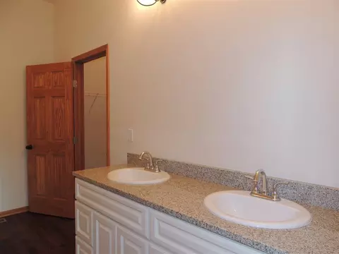 730 Biscayne Pl, Roscoe, IL 61073 photo 10