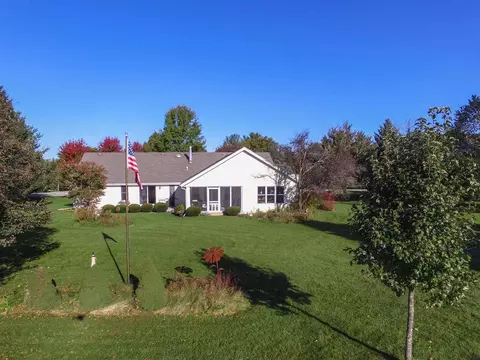 7685 Joy Ln, Roscoe, IL 61073 photo 22