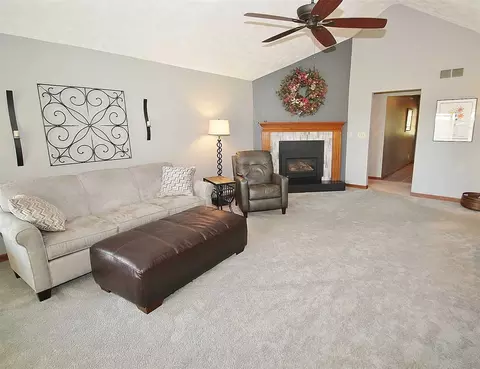 7685 Joy Ln, Roscoe, IL 61073 photo 13