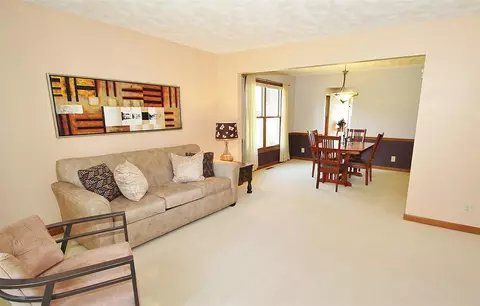 7685 Joy Ln, Roscoe, IL 61073 photo 4