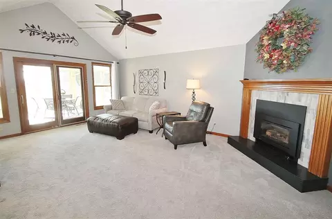 7685 Joy Ln, Roscoe, IL 61073 photo 12
