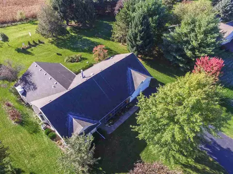 7685 Joy Ln, Roscoe, IL 61073 photo 24
