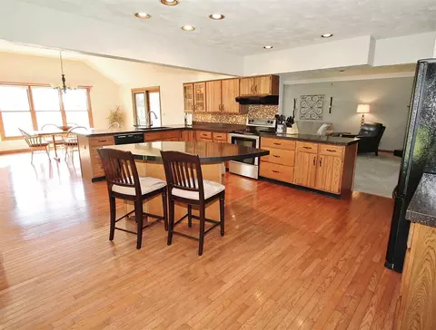 7685 Joy Ln, Roscoe, IL 61073 photo 6