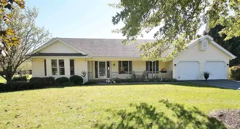7685 Joy Ln, Roscoe, IL 61073 photo 1
