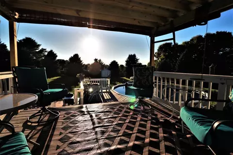 9838 Highstone Dr, Roscoe, IL 61073 photo 3
