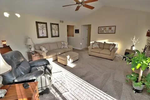9838 Highstone Dr, Roscoe, IL 61073 photo 9