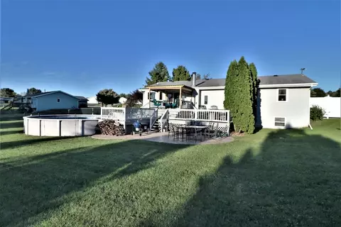 9838 Highstone Dr, Roscoe, IL 61073 photo 2