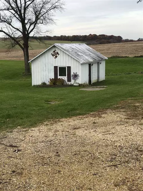 14782 Lovers Spring Dr, Lanark, IL 61046 photo 3