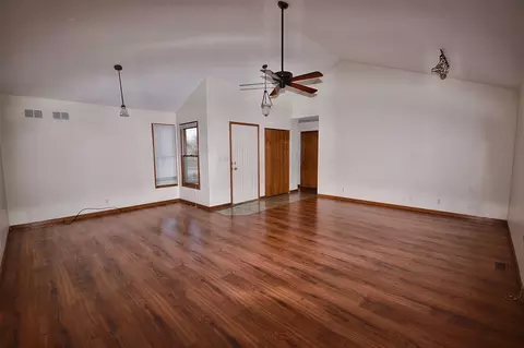 2607 E 6th St, Belvidere, IL 61008 photo 5