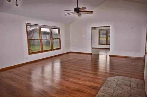 2607 E 6th St, Belvidere, IL 61008 photo 4