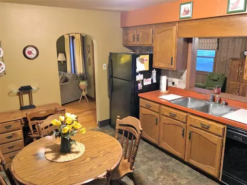 11270 Main St, Roscoe, IL 61073 photo 4