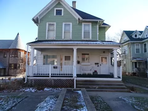 417-419 W Stephenson St, Freeport, IL 61032 photo 3