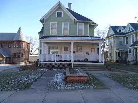 417-419 W Stephenson St, Freeport, IL 61032 photo 1