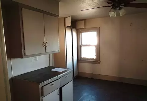 958 Monroe Dr, Freeport, IL 61032 photo 7
