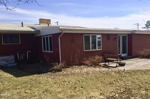 304 E Lanark Ave, Lanark, IL 61046 photo 1