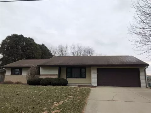 1128 N Jackson St, Pecatonica, IL 61063 photo 1