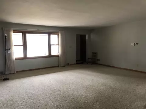 1128 N Jackson St, Pecatonica, IL 61063 photo 5