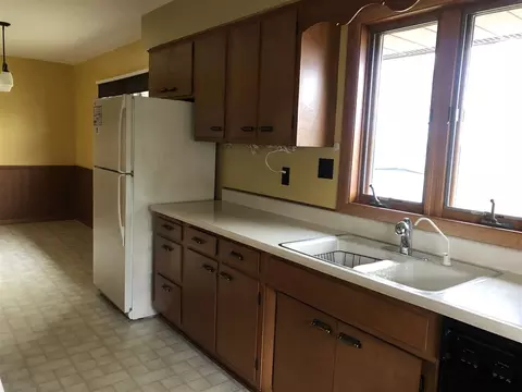 1128 N Jackson St, Pecatonica, IL 61063 photo 9