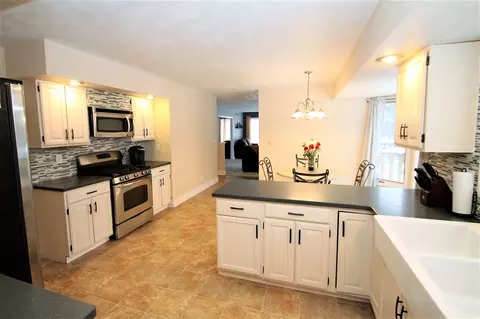 10343 William Trl, Roscoe, IL 61073 photo 7